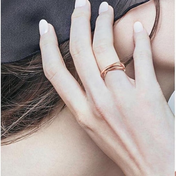 Rose Gold Interconnected Anxiety Fidget Rings - Picture 7 of 9